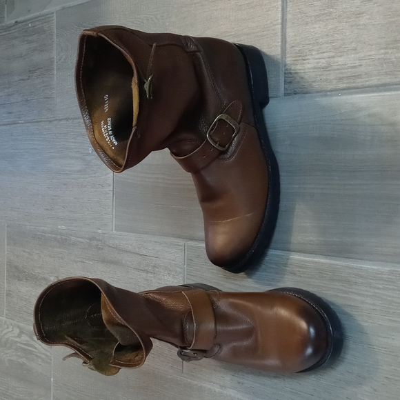 Frye boots - Picture 8 of 16